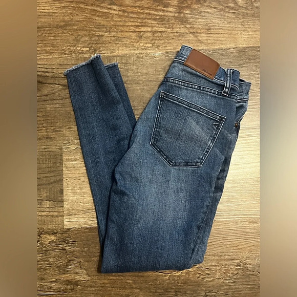 FINAL PRICE Madewell Distressed Skinny Jeans - Picture 5 of 7